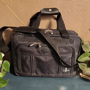 Atlantic Personal Bag Toiletry Make Up Bag Luggage NWOT